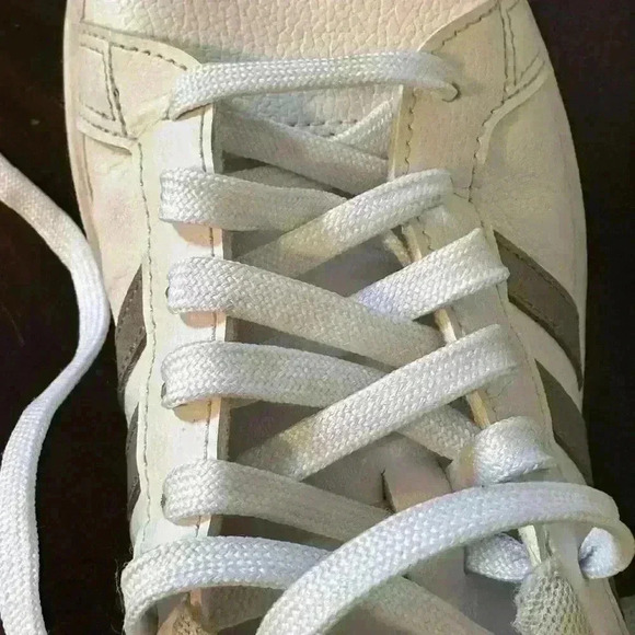 EUC Men’s Adidas Grand Court 2.0 Sneakers. 
Men’s Size 8. - Picture 6 of 7